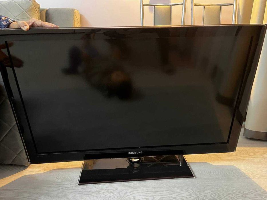Телевизор Samsung, диагональ 40 дм.