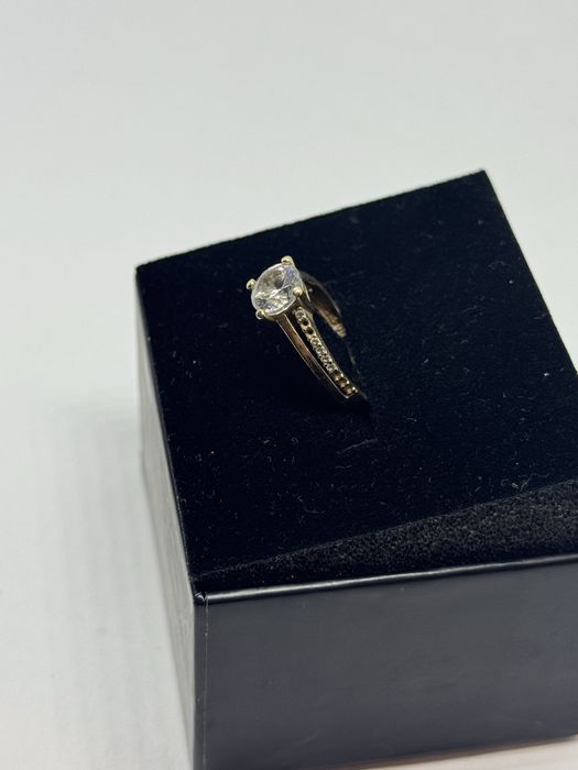 златен дамски пръстен 2.56гр 14к 585