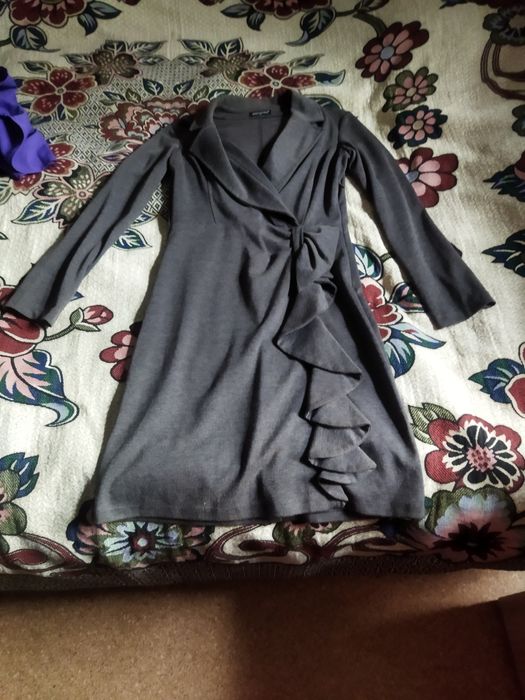 Продаю куртки и платья!!!