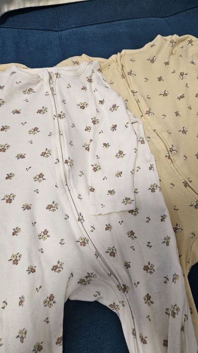 Set două salopete Smyk cu fermoar și botoșei