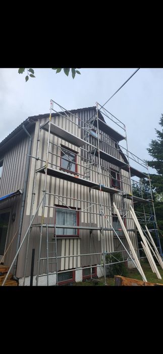 Execut lucrari in amenajari interioare si exterioare .