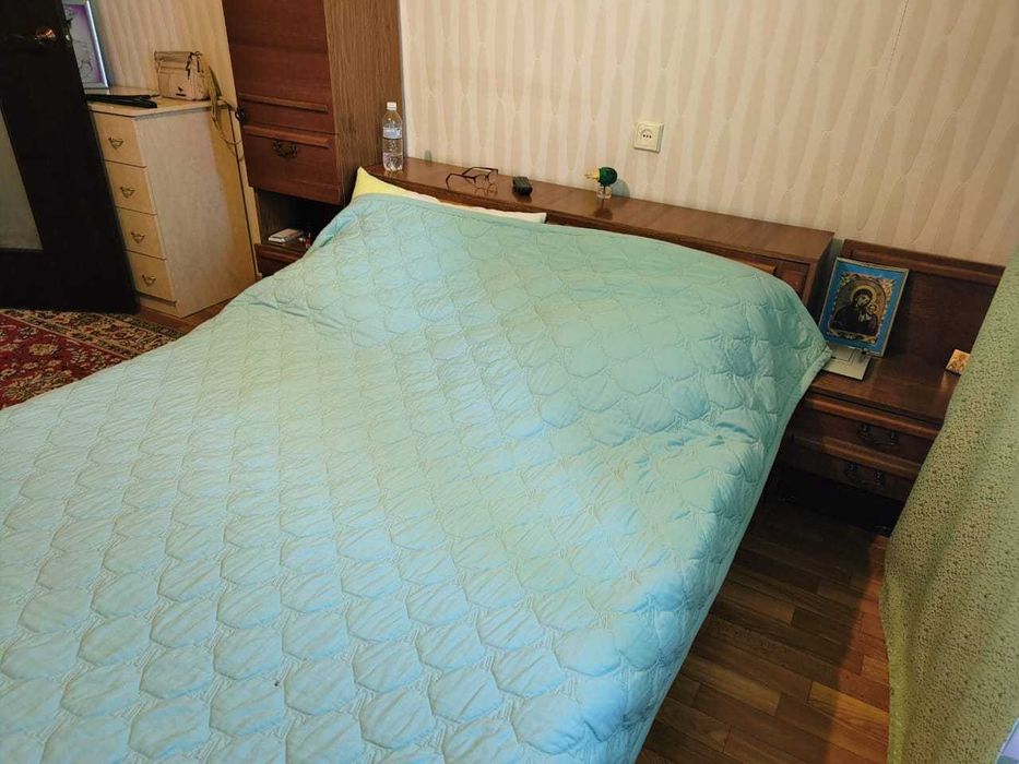 Продается спальный гарнитур + телевизор
