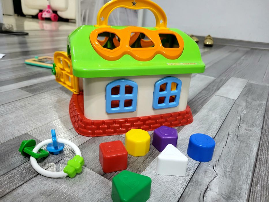 Casuta cu cheie si joc identificarea formei, Wader quality toys