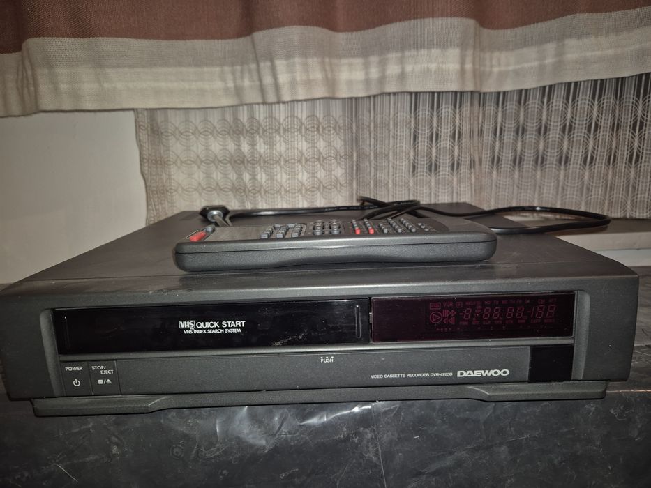 Видеокасетофон DAEWOO