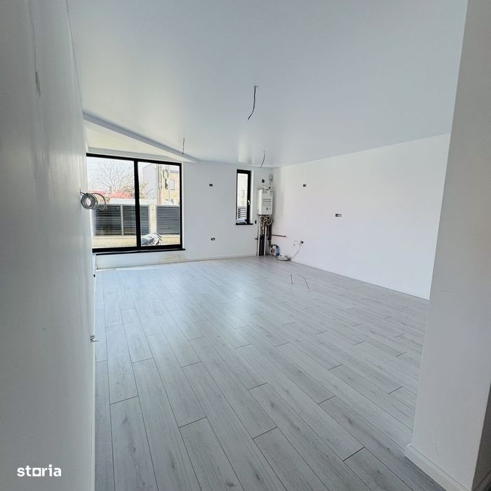 Casă Modernă - De Vânzare