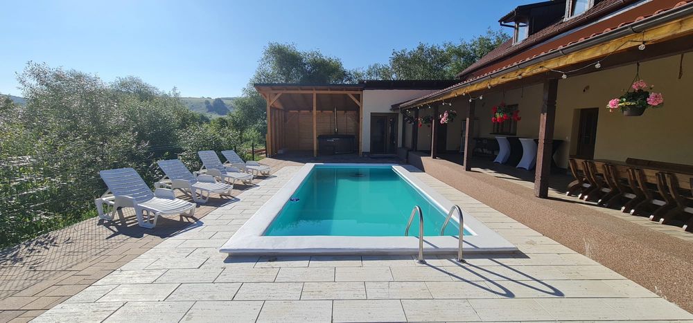 Cabana de închiriat