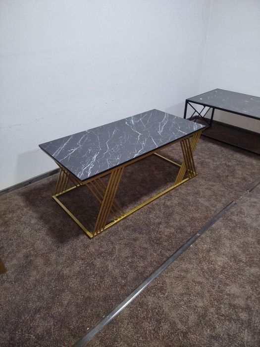 Jurnalniy stolik loft