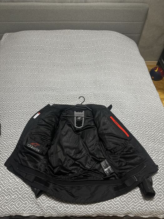 Цял екип Alpinestars Challenger V2