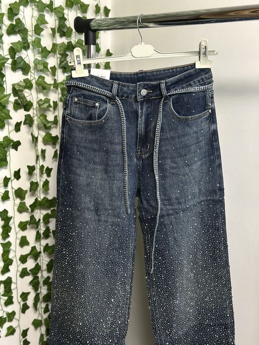 Blugi cu pietricele