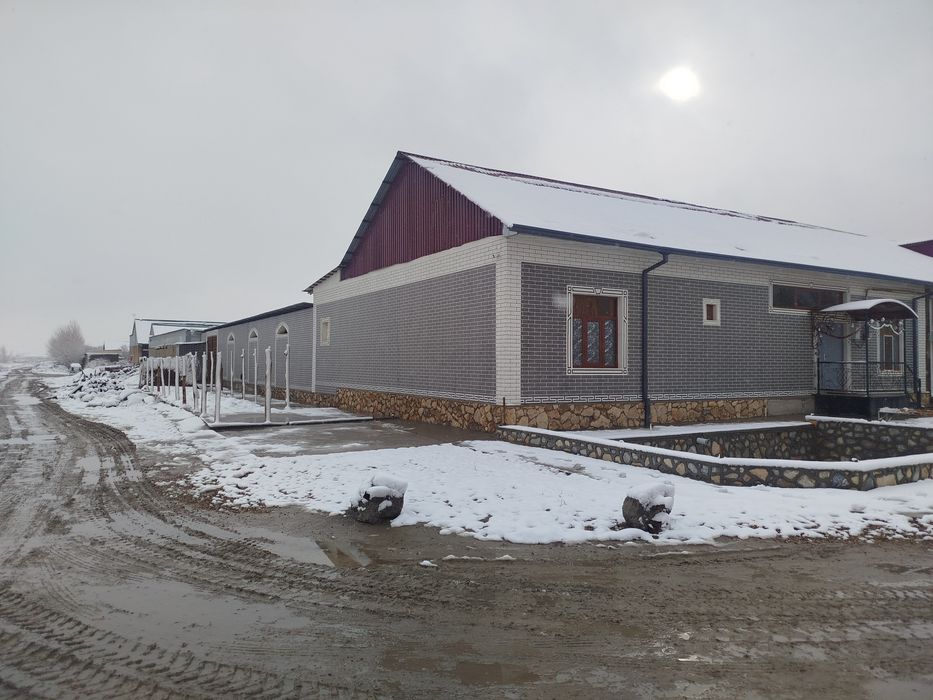 Уй сотилади замонавий ситилда курилган