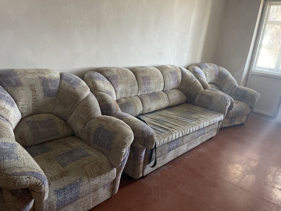 Мебель для гостинной.Диван и кресло