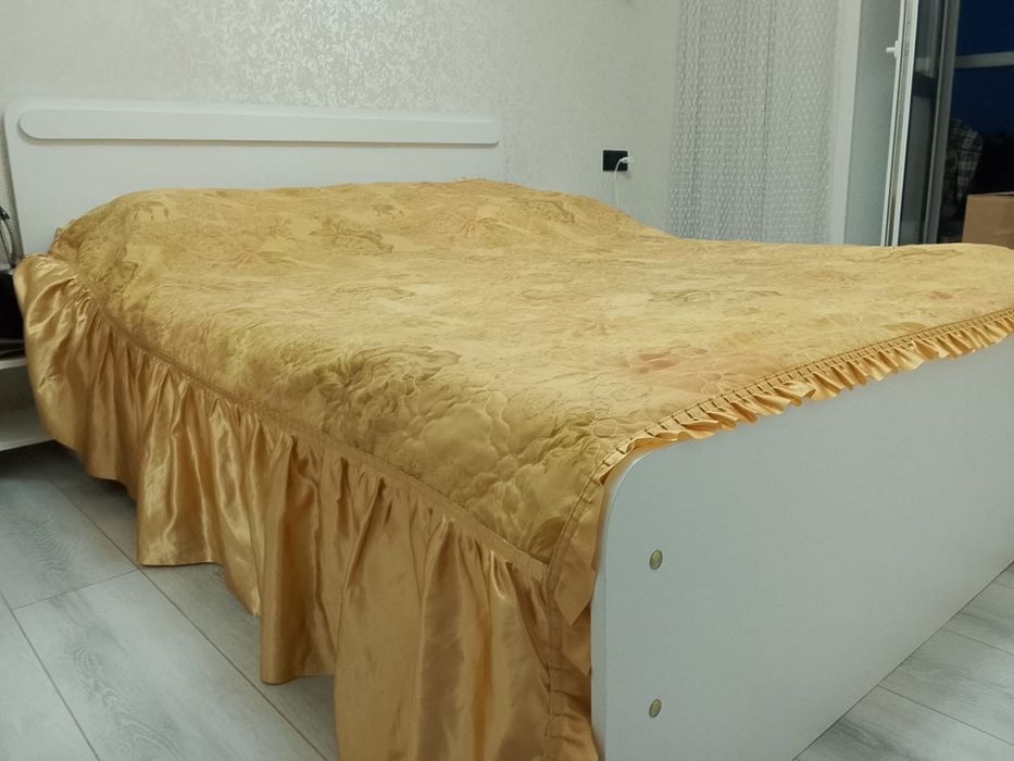 Продам кровать в спальню