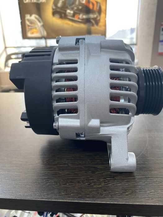 Генератор Ауди 80 100 А4 А6 Пассат Б5