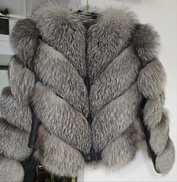 Vând haină de blană !