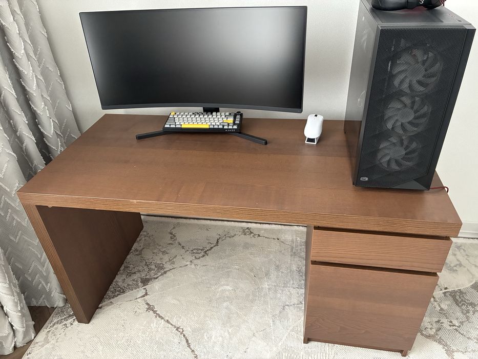 Стол письменный IKEA