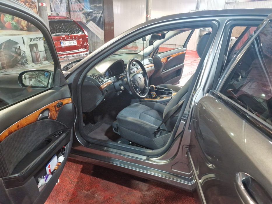 Mercedes E200 W211