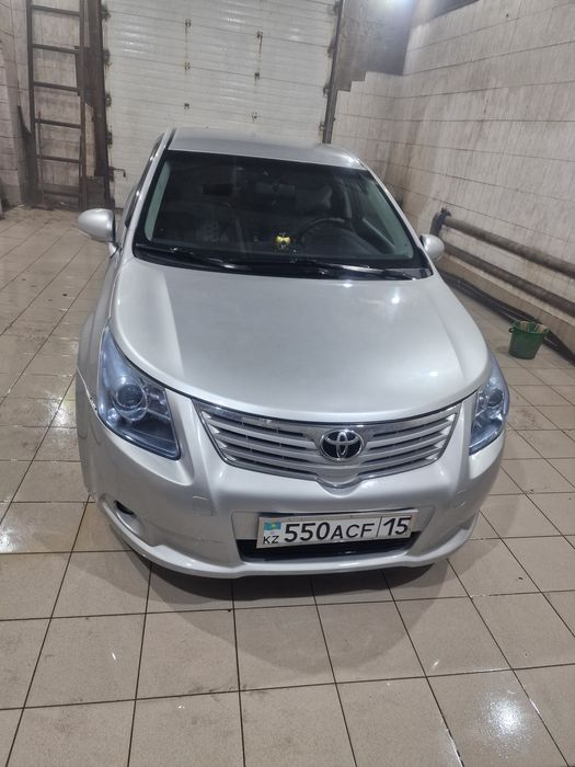Продам Тойоту Авенсис