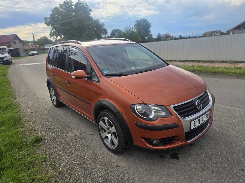 Touran Cross 1.9 Diesel,105 cai