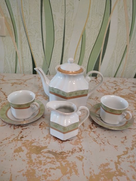 Продаётся чайный сервиз