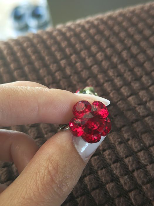 Cercei cristale roșii