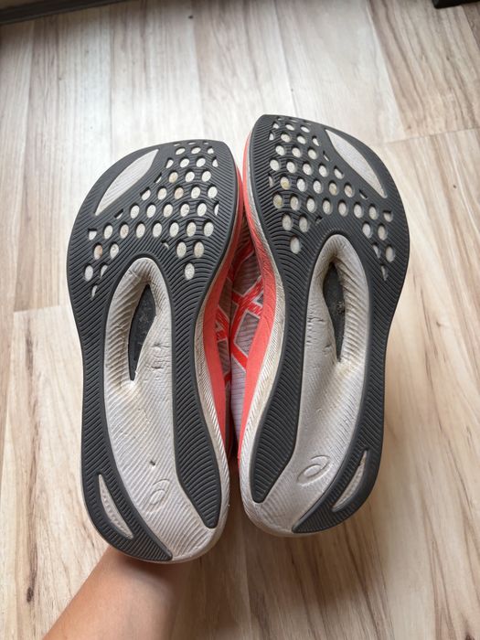 ASICS magic speed 3