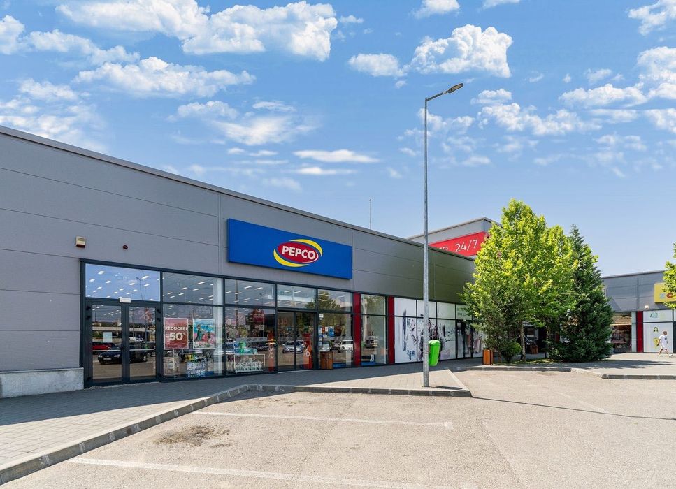 Galerie comerciala Husi - Profi, Pepco, CCC, KIK, Agroland, 3.806 mp