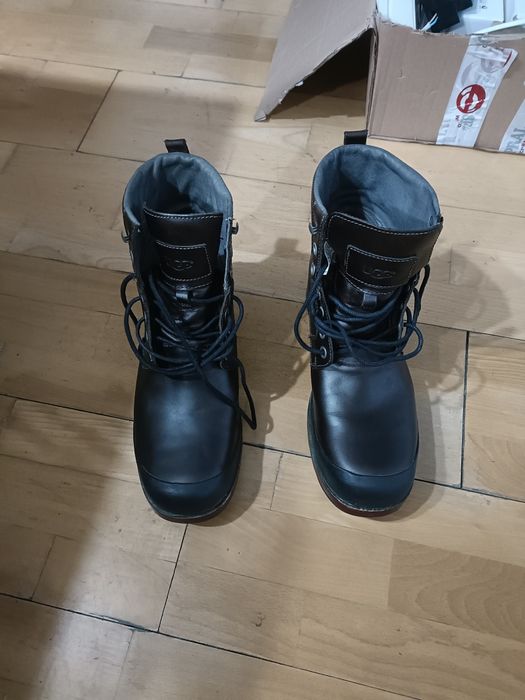 Ghete UGG Bărbați măsura 45 in stare buna