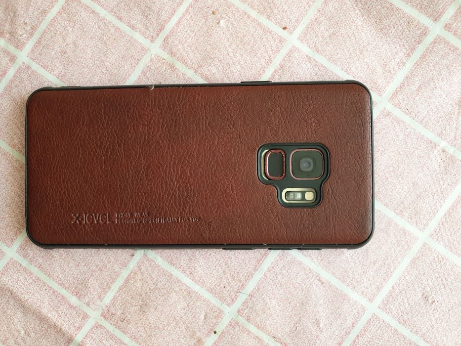 Продаётся смартфон SAMSUNG S9.
