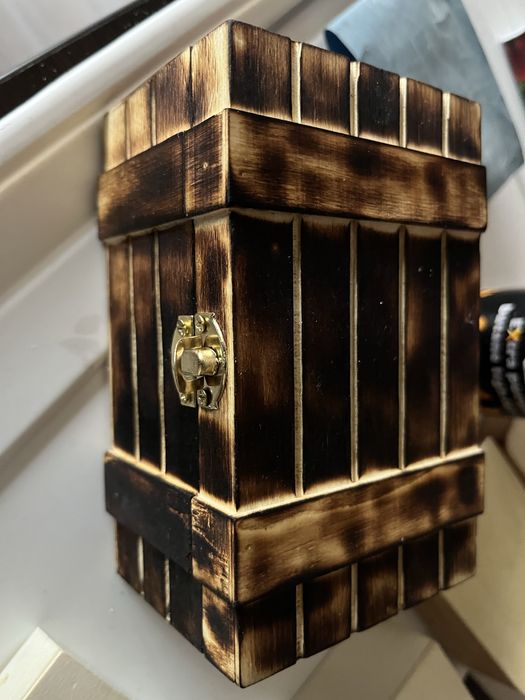 Декоративна дървена кутийка