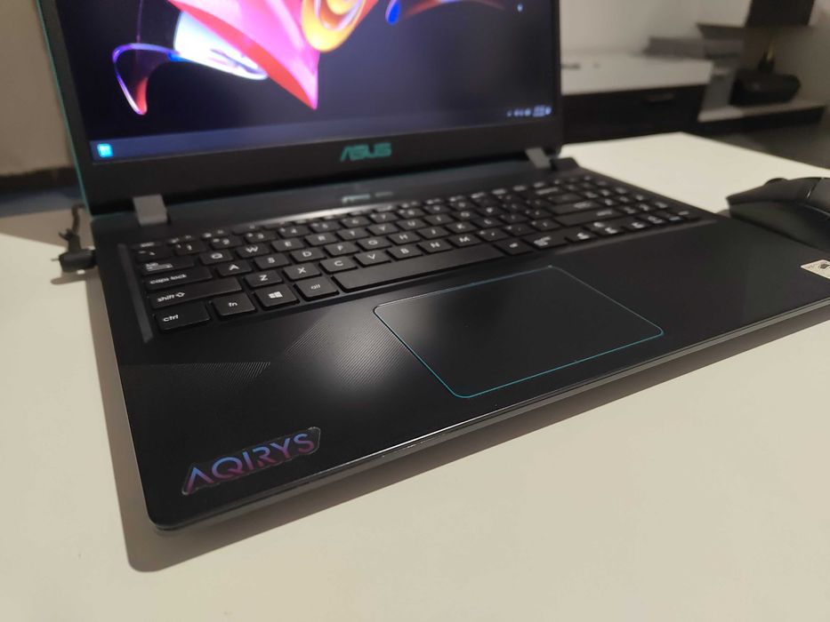 ASUS X560UD, i7 8550U, nVidia 1050 4GB, 8GB RAM, SSD 120GB, Baterie buna