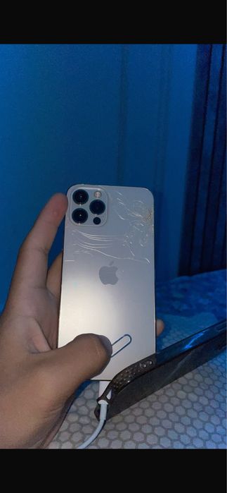 iphone 12 pro    .