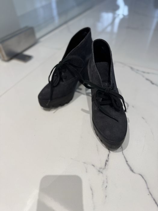 Велурени боти - ест . велур