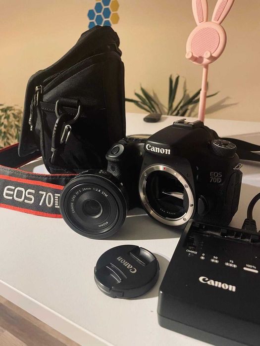 Canon EOS 70D + Obiectiv EF-S 24mm (1:2.8 STM) - Stare excelentă!
