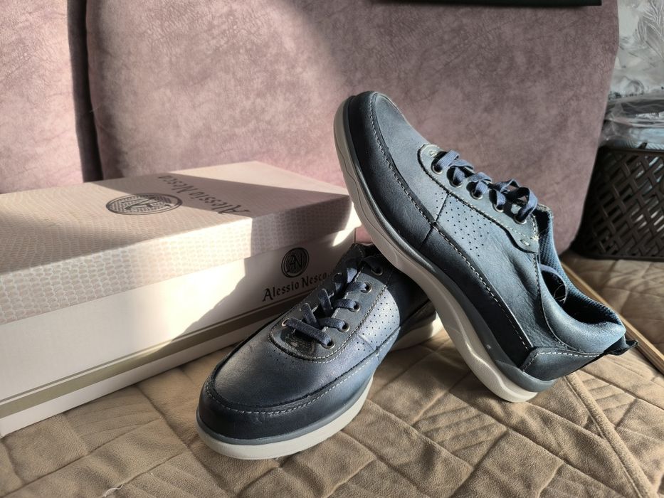 Продам новые мужские ботинки 41 размер