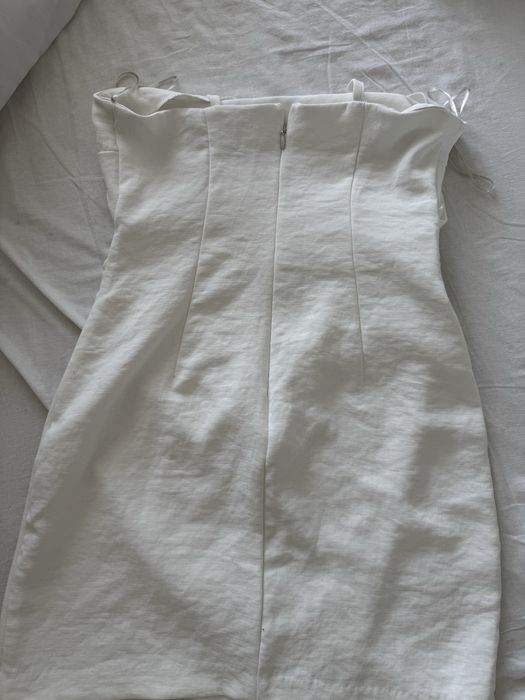 Елегантна бяла рокля Zara