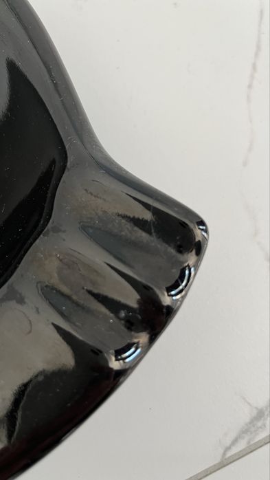 Scrumiera neagra din ceramica