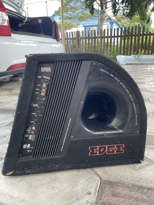 Сабвуфер JBL с усилком