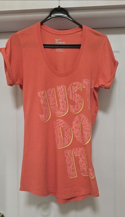 Дамска оригинална блузка.  Като нова     THE Nike TEE
