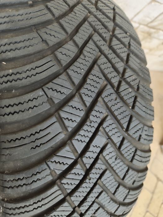 Зимни гуми Hankook 225/45/17dot 25   2254517