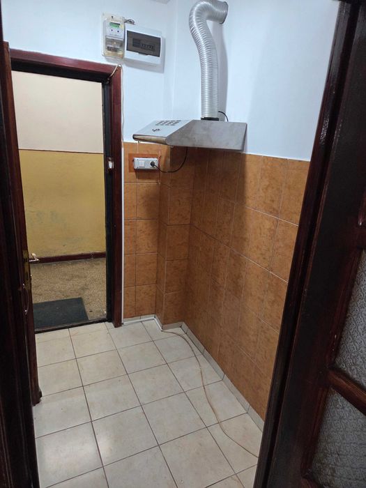 garsoniera cet constanta parter , se poate face balcon