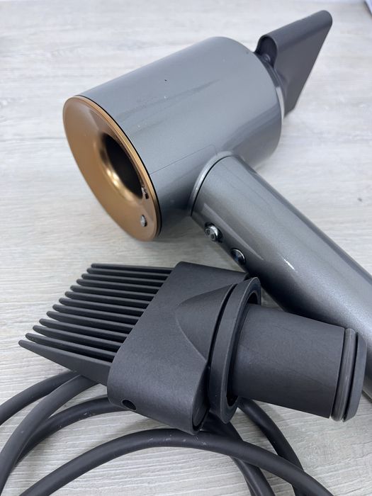 СРОЧНО продам фен dyson hd07