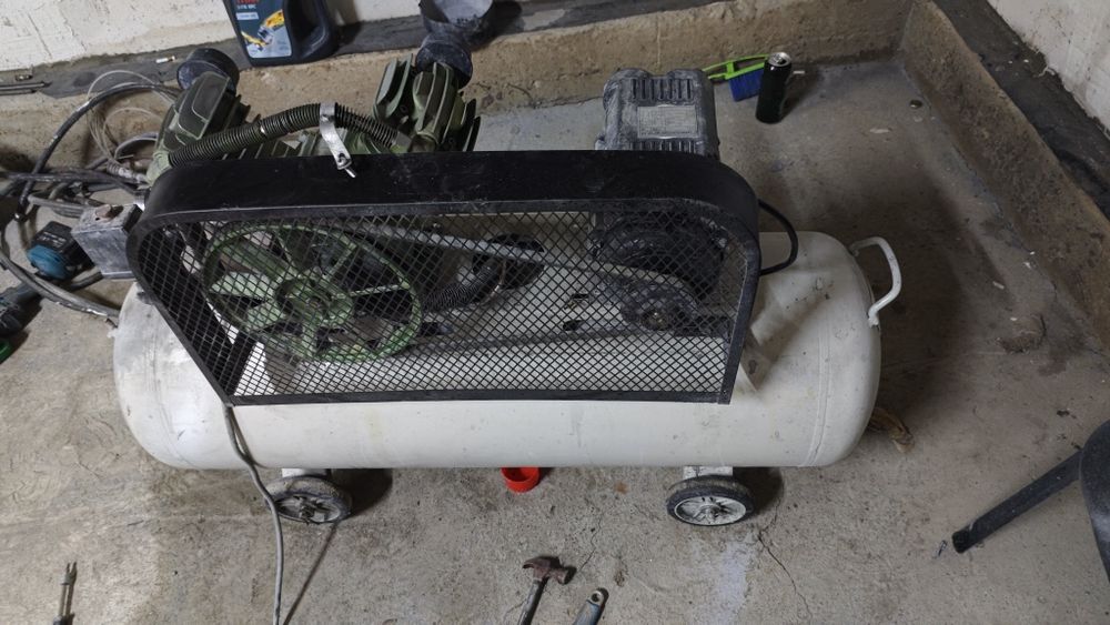 Воздушный компрессор