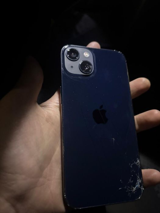 Продам айфон 13