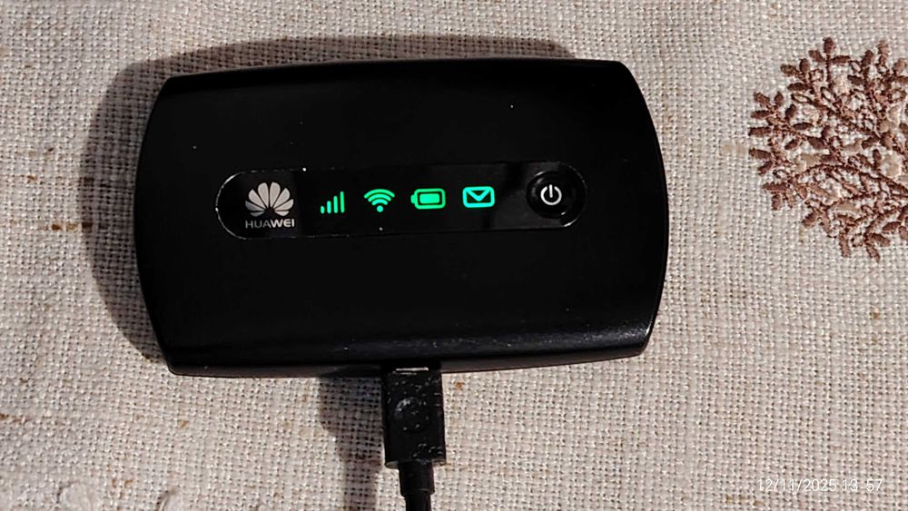 Router mobil 3G HUAWEI  liber in orice retea