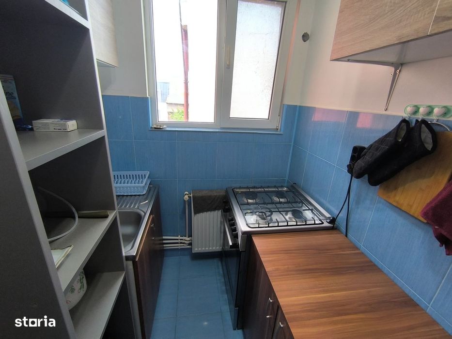CENTRU - Casa solida cu etaj ,la pret de apartament !