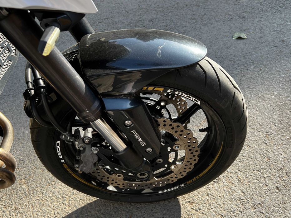 Kawasaki Z800 ABS | Akrapovic | Pirelli Diablo Rosso II