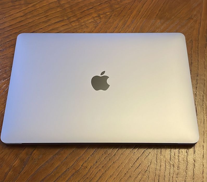 MacBook Air 13 Apple