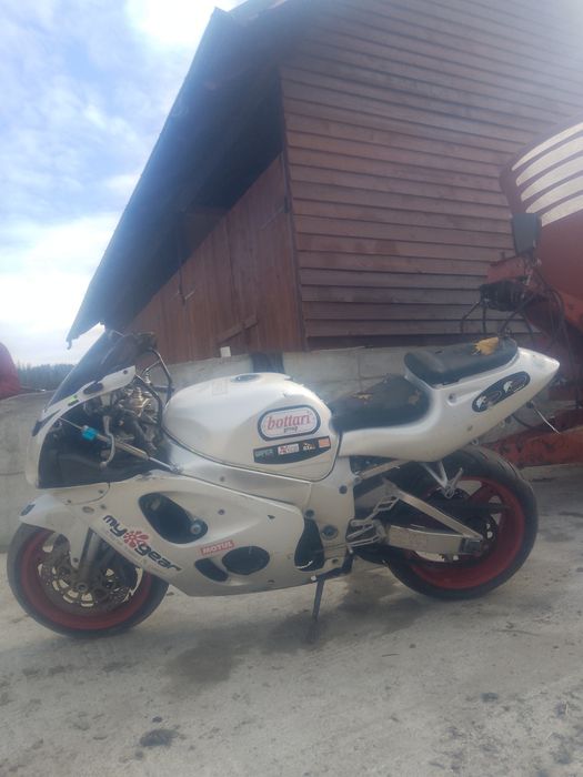 Dau la schimb cu Cross sau atv mai multe detalii la telefon