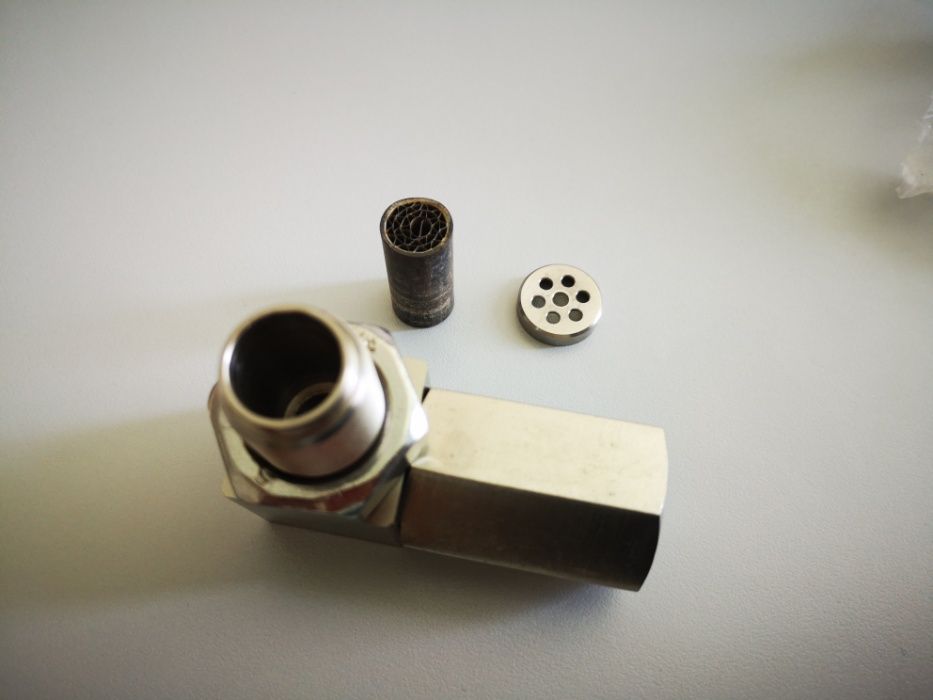 Втулка за втора ламбда сонда с вграден мини катализатор