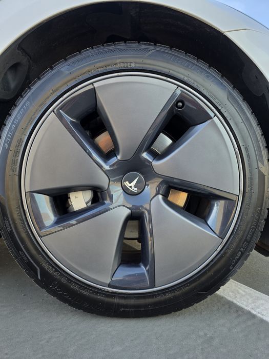 TESLA Model 3 2022 — imagine 5